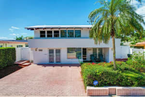 221 Washingtonia Ave, Lauderdale By The Sea, FL 33308 Sold 09/27/24