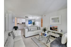 4205 N University Dr 302, Sunrise, FL 33351 Sold 08/02/24