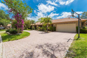 305 NW 111th Ave, Coral Springs, FL 33071 Sold 06/28/24