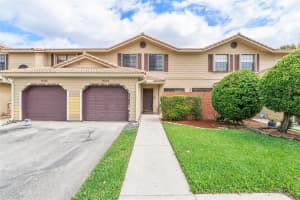 9128 Vineyard Lake Dr, Plantation, FL 33324 Sold 05/30/24