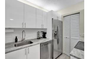 2907 NE 8th Terrace 105, Wilton Manors, FL 33334 Sold 10/15/24