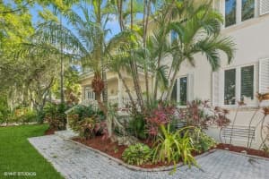 375 Ridgewood Rd, Key Biscayne, FL 33149 Sold 03/13/25