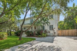 375 Ridgewood Rd, Key Biscayne, FL 33149 Sold 03/13/25