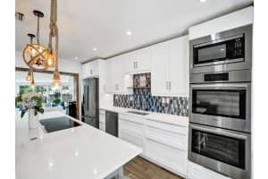 440 SE 6th Ave, Pompano Beach, FL 33060 Sold 12/06/24