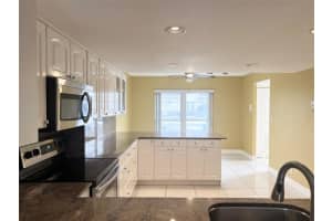 2211 NE 7th St 18, Hallandale Beach, FL 33009 Sold 11/05/24