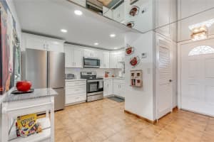 9611 N Hollybrook Lake Dr 204, Pembroke Pines, FL 33025 Sold 06/19/24