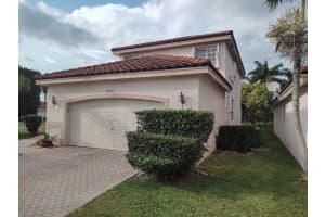 7569 Parkside Ln, Pompano Beach, FL 33063 Sold 10/07/24