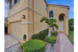 15755 NW 16th Ct, Pembroke Pines, FL 33028 Sold 08/14/24