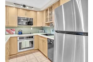 1421 S Ocean Blvd 207, Pompano Beach, FL 33062 Sold 05/24/24