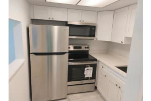 2929 SE Ocean Blvd 102-2, Stuart, FL 34996 Sold 09/25/24