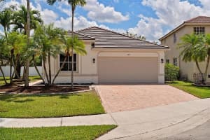 889 Tanglewood Cir, Weston, FL 33327 Sold 08/05/24