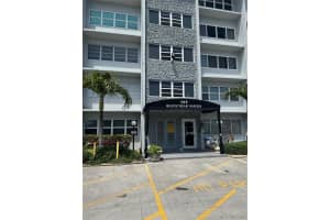 329 SE 3rd St 204R, Hallandale Beach, FL 33009 Sold 06/14/24