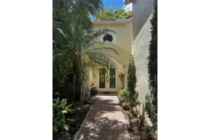 1550 Seabay Rd, Weston, FL 33326 Sold 05/31/24