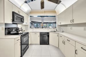 7638 Fairfax Dr 206, Fort Lauderdale, FL 33321 Sold 09/13/24
