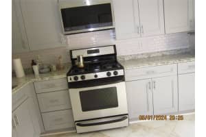 8157 San Carlos Cir 8157, Tamarac, FL 33321 Sold 08/16/24