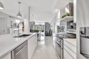 206 SE 10th St 107, Dania Beach, FL 33004 Sold 06/27/24