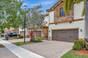 9573 Town Parc Cir S, Parkland, FL 33076 Sold 08/06/24