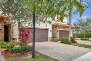 9573 Town Parc Cir S, Parkland, FL 33076 Sold 08/06/24