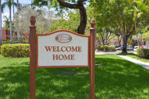 9995 NW 6th Ct, Plantation, FL 33324 Sold 09/03/24