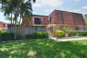 9995 NW 6th Ct, Plantation, FL 33324 Sold 09/03/24