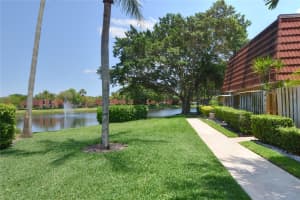 9995 NW 6th Ct, Plantation, FL 33324 Sold 09/03/24