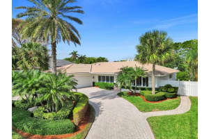 9 Mendota, Sea Ranch Lakes, FL 33308 Sold 06/06/24