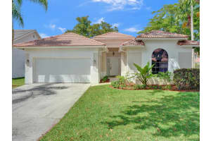 11745 Berry Dr, Hollywood, FL 33026, Sold 07/10/24
