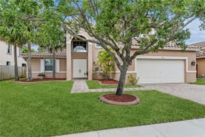 952 SW 191st Ave, Pembroke Pines, FL 33029 Sold 08/14/24