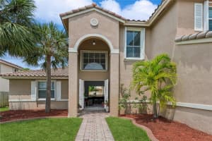 952 SW 191st Ave, Pembroke Pines, FL 33029 Sold 08/14/24