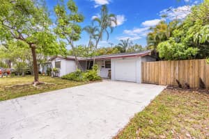 380 NW 37th St, Deerfield Beach, FL 33064 Sold 06/18/24
