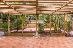 380 NW 37th St, Deerfield Beach, FL 33064 Sold 06/18/24