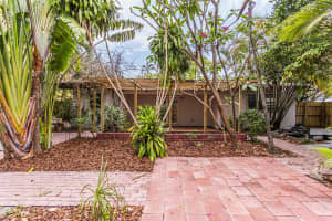 380 NW 37th St, Deerfield Beach, FL 33064 Sold 06/18/24