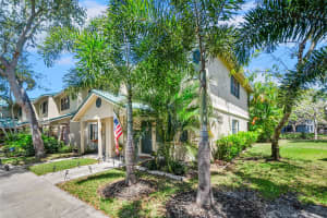498 Westree Ln, Plantation, FL 33324 Sold 07/12/24
