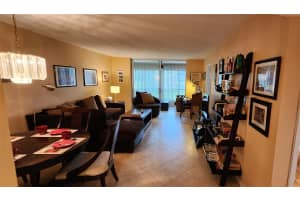 8880 Sunrise Lakes Blvd 202, Sunrise, FL 33322 Sold 04/23/25
