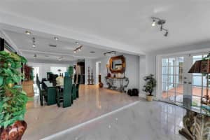 2316 NE 6th Ave, Wilton Manors, FL 33305 Sold 09/12/24