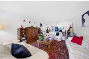 901 W Cypress Ln 104, Pompano Beach, FL 33069 Sold 02/25/25