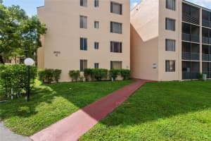 2820 Somerset Dr 305, Fort Lauderdale, FL 33311 Sold 07/17/24