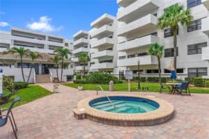 330 SE 20 Ave 307, Deerfield Beach, FL 33441 - MLS#F10441102