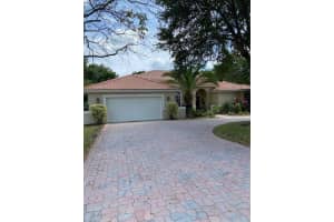 9715 Ridge Trce, Davie, FL 33328 Sold 09/06/24