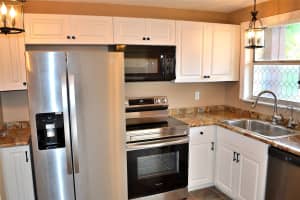 8880 Sunrise Lakes Blvd 109, Sunrise, FL 33322 Sold 09/17/24