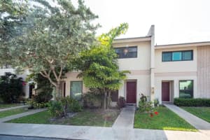 2700 S Oakland Forest Dr 103, Oakland Park, FL 33309 Sold 08/07/24