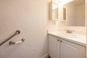 2700 S Oakland Forest Dr 103, Oakland Park, FL 33309 Sold 08/07/24