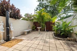 2700 S Oakland Forest Dr 103, Oakland Park, FL 33309 Sold 08/07/24