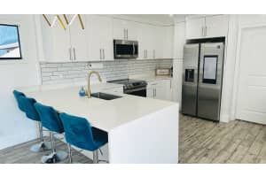 18 Crossings Cir E, Boynton Beach, FL 33435 Sold 10/15/24