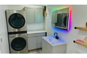 18 Crossings Cir E, Boynton Beach, FL 33435 Sold 10/15/24