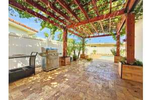 2610 NE 20th Ave, Lighthouse Point, FL 33064 Sold 02/28/25