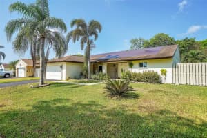 811 Monticello Ave, Davie, FL 33325 Sold 08/07/24