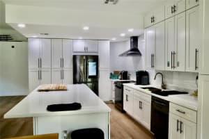 8912 Lake Park Cir S, Davie, FL 33328, Sold 06/28/24