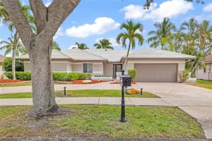 9185 Old Orchard Rd, Davie, FL 33328 Sold 10/30/24