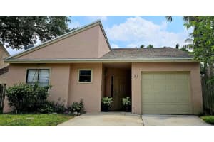 31 Peachtree Pl, Boynton Beach, FL 33436 Sold 08/02/24